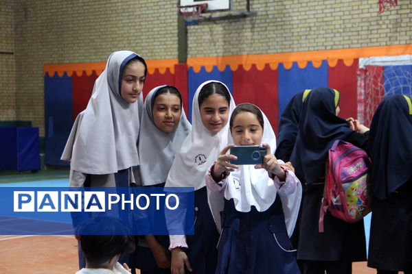 برگزاری آیین اهدای جوایز و تقدیر از شرکت کنندگان جشنواره طناب زنی دانش آموزان ابتدایی دختر مدارش شهرستانهای تهران در ری یک