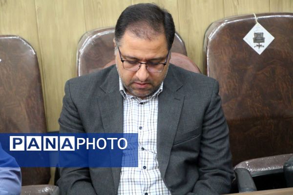 نشست نخبگان استان یزد با مسئول جهاد تبیین کشور