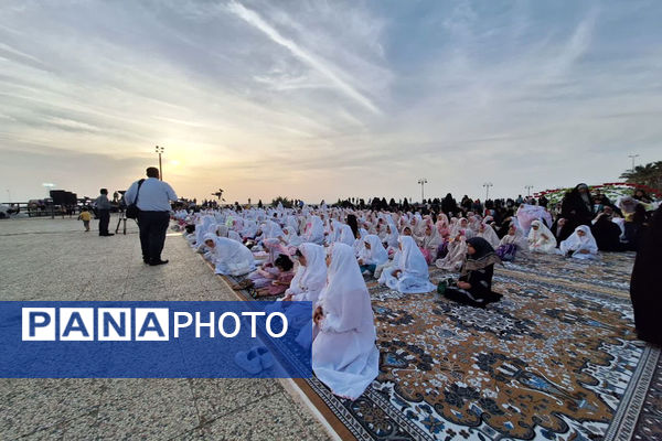 مهمانان ماه خدا اجتماع بزرگ دانش‌آموزان بوشهری 