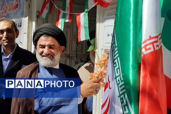 جشن شکفتن غنچه‌ ها، در دبستان مهرتابان بهارستان دو