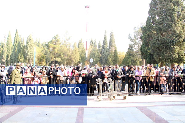 مراسم استقبال از کاروان دانش‌آموزی اعزام به حج عمره در یزد