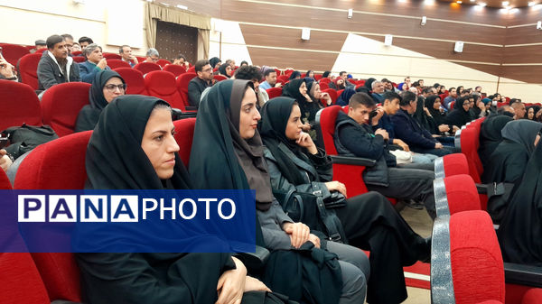 آیین تجلیل از پژوهشگران برگزیده کشوری و استانی اداره آموزش‌وپرورش استان اصفهان