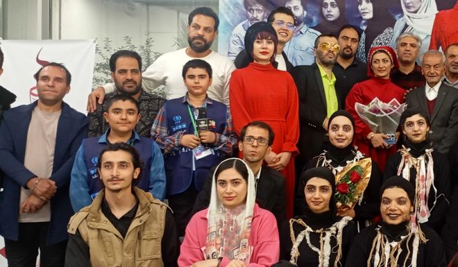 تئاتر «شیطان پلک نمی زند» در شیراز به روی صحنه رفت