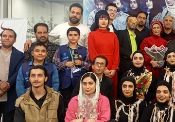 تئاتر «شیطان پلک نمی زند» در شیراز به روی صحنه رفت