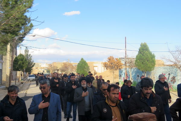 اجتماع و دسته روی عزاداران علوی در شهر درق برگزار شد