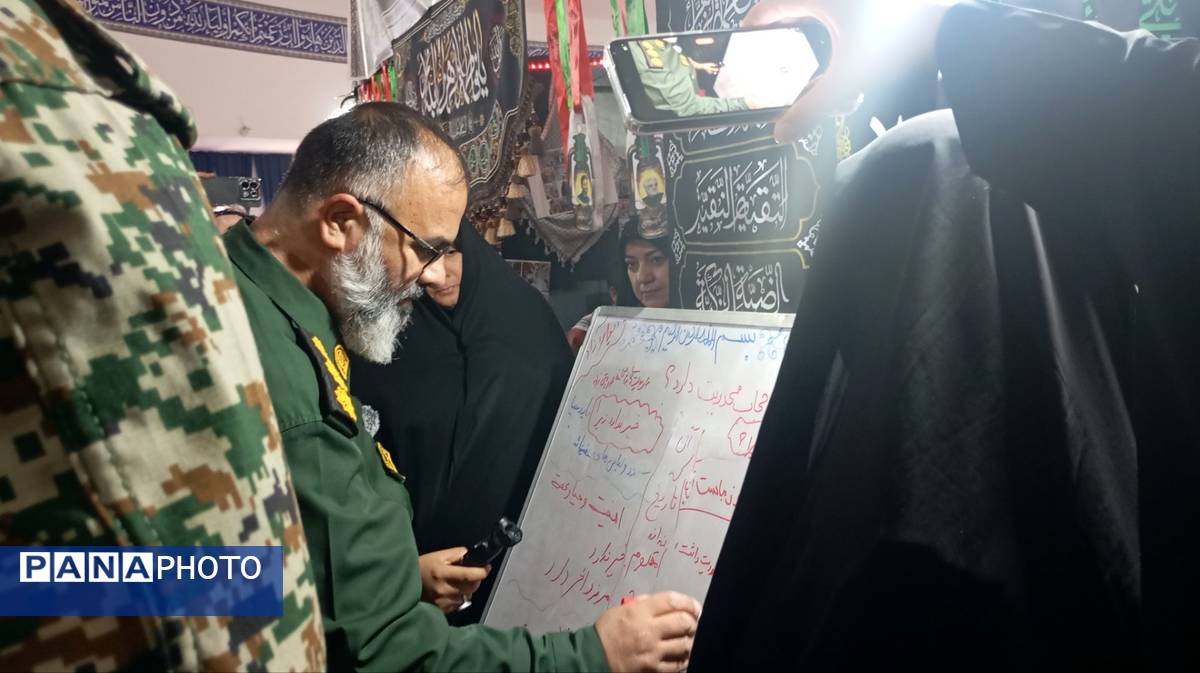 برپایی نمایشگاه هفته بسیج در مصلی فردیس