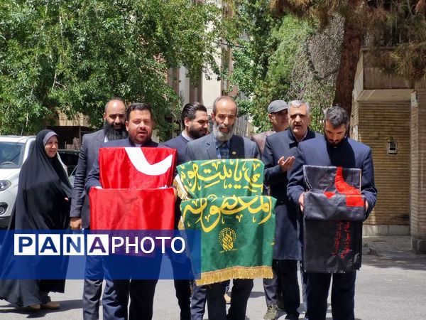 پرچم گردانی حرم مطهر امام رضا (ع) در دبیرستان دخترانه خدیجه کبری (س) ناحیه۴ اصفهان