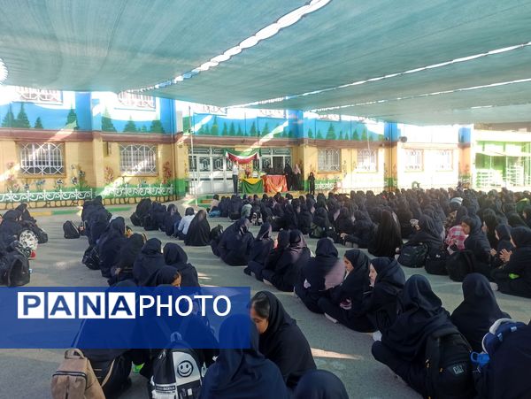 جشن عاطفه ها در دبیرستان دلیری ناحیه دو 