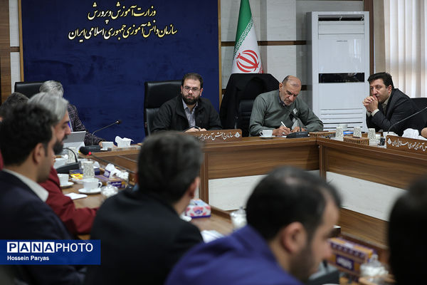 جلسه مدیران استان‌ها با شورای معاونان سازمان دانش‌آموزی 