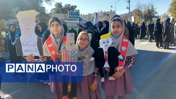 راهپیمایی 13 آبان با حضور حداکثری دانش آموزان در شهرستان نیشابور 