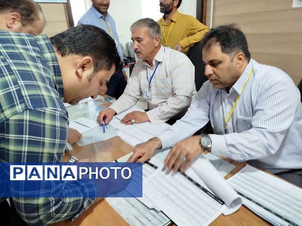 توزیع صندوق‌های اخذ رای دور دوم چهاردهمین دوره انتخابات ریاست جمهوری شهرستان کاشمر 