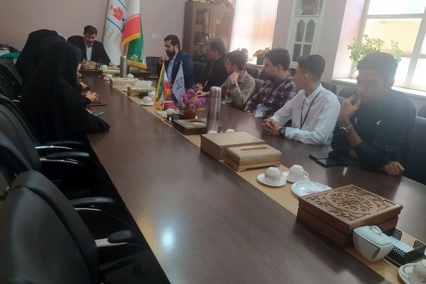 دیدار معاون پرورشی و فرهنگی اداره‌کل آموزش و پرورش استان اصفهان با اعضای مجلس دانش آموزی اصفهان
