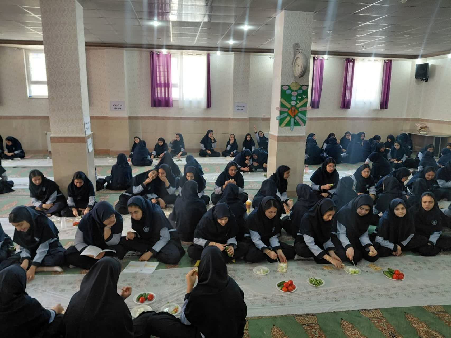 مراسم روز جهانی غذا در دبیرستان فرزانگان دکتر شاهی