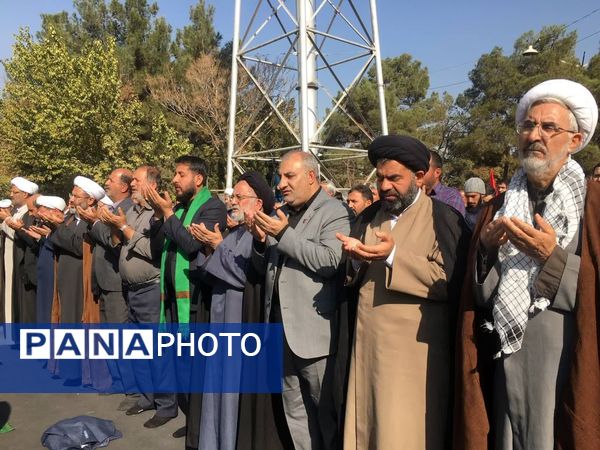 اقامه نماز باران در گلستان شهدا اصفهان به امامت  حضرت آیت‌ الله مهدوی