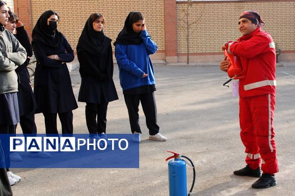 مانور سراسری زلزله و ایمنی در پردیس