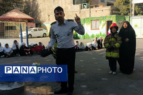 تمرین ایمنی و مقابله با بحران زلزله در مدرسه هدی۱