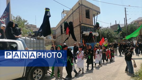 مراسم تعزیه خوانی در روز عاشورای حسینی در شهر بار 