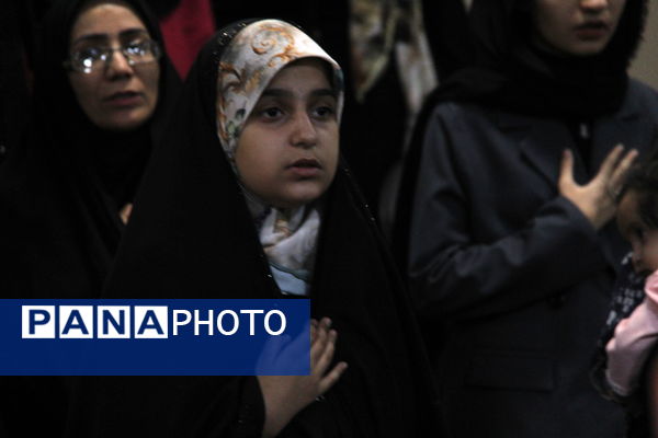 مراسم حافظ خوانی در کانون ام ابیها یزد