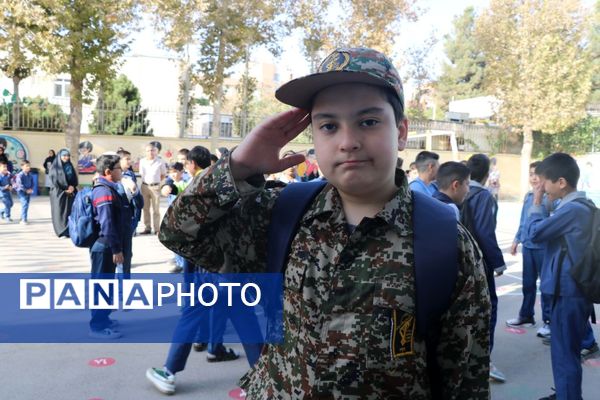 جشن اول مهر و زنگ ایثار در دبستان شهریار