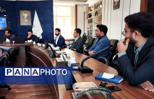 نشست هم‌اندیشی کارشناسان روابط عمومی با مدیر کل آموزش و پرورش خراسان رضوی