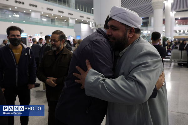 آیین بدرقه دانش‌آموزان و مربیان عمره‌گزار به سرزمین وحی