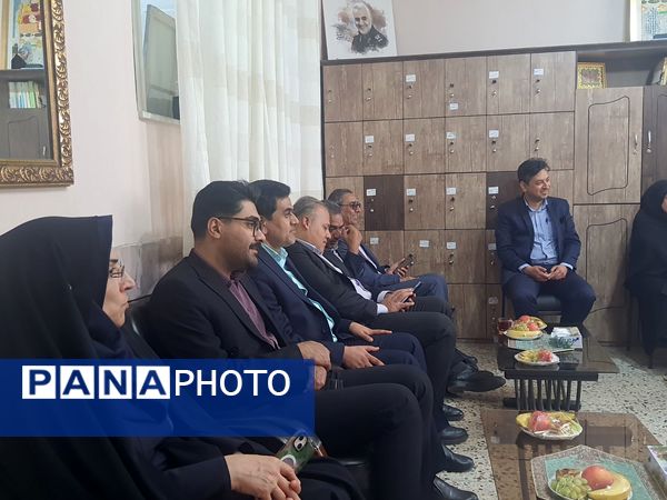 مراسم باشکوه زنگ ایثار و مقاومت در مدرسه شاهد تکتم ناحیه ۳
