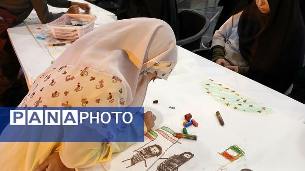 نمایشگاه «در لباس سربازی»