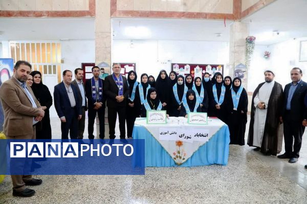 دانش‌آموزان اهوازی پای صندوق رأی؛ تمرینی برای مسئولیت‌پذیری و مردم‌سالاری