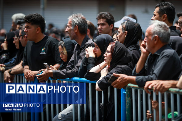 خیمه‌سوزان ظهر عاشورا در چهارراه گلوبندک تهران