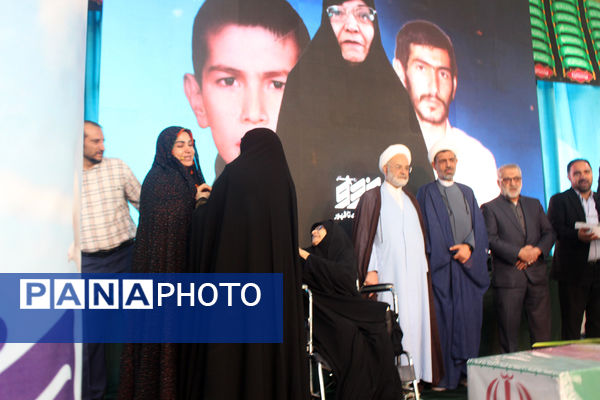 حضور نوجوانان در سی و پنجمین یادواره شهدای روستای فردوی قم