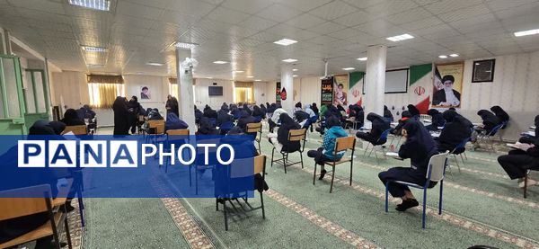 برگزاری آزمون جامع در دبیرستان شاهد فردوس بافق