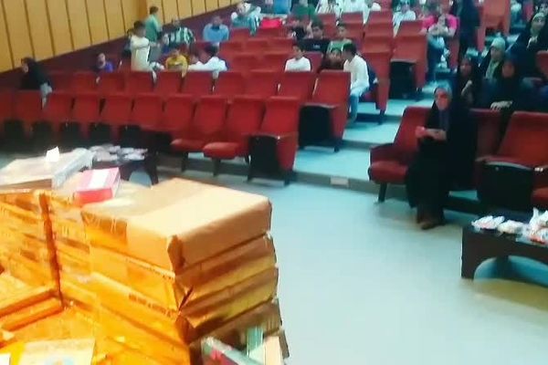 مراسم باشکوه تجلیل از برگزیدگان قرآن و عترت در رزن برگزار شد
