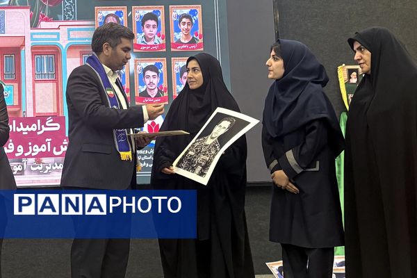 برگزاری آیین وطن‌یار سازمان دانش‌آموزی اسلامشهر باحضور مسئولان و پیشتازان