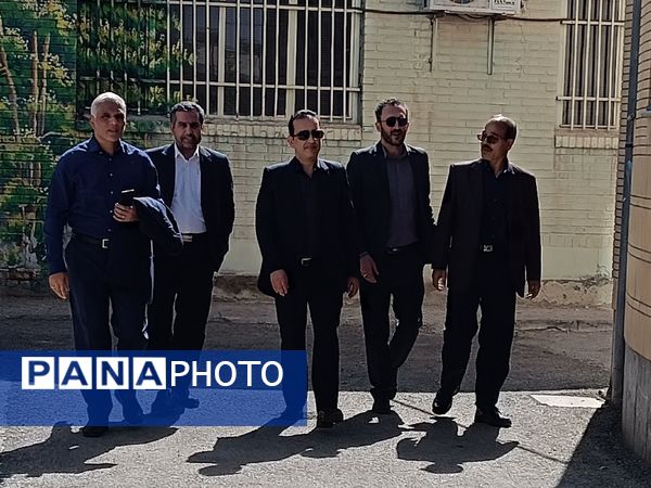 زیارت دسته جمعی معلمان در حریم قدس رضوی 
