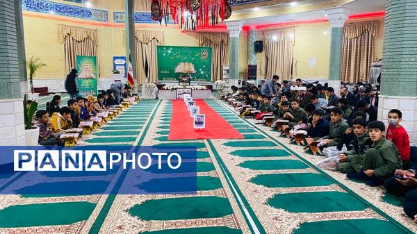 عطر قرآن در مسجد امام علی(ع) پیچید