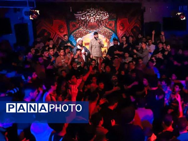 جلوه‌ای از اعتکاف دانش‌آموزی در مسجد امام علی‌بن‌ابی‌طالب (ع)