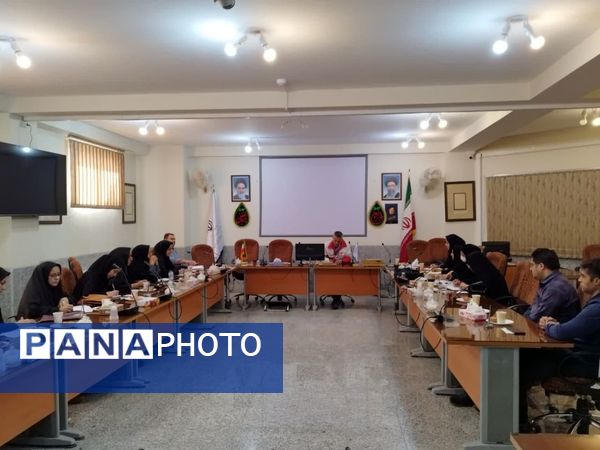 جلسه آموزشی ویژه مراقبان سلامت مدارس کاشان