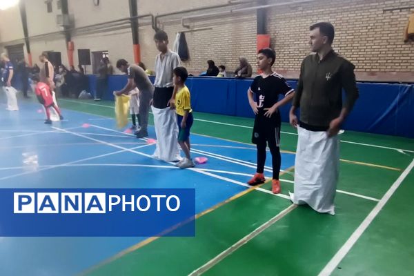 مسابقه ورزشی «روز پدر و پسری» طرح شهید خرازی در دبستان پسرانه علامه طباطبایی پیشوا