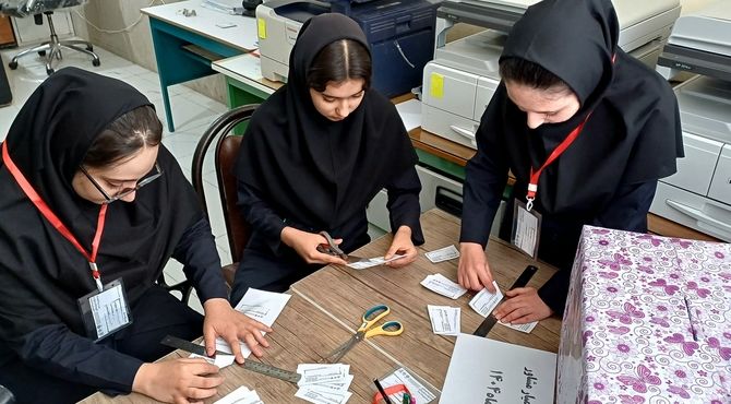 انتخابات همیار مشاور در دبیرستان دارالفنون شهرستان رزن