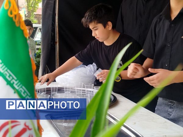 برپایی موکب دانش‌آموزی در روز اربعین حسینی در فاروج