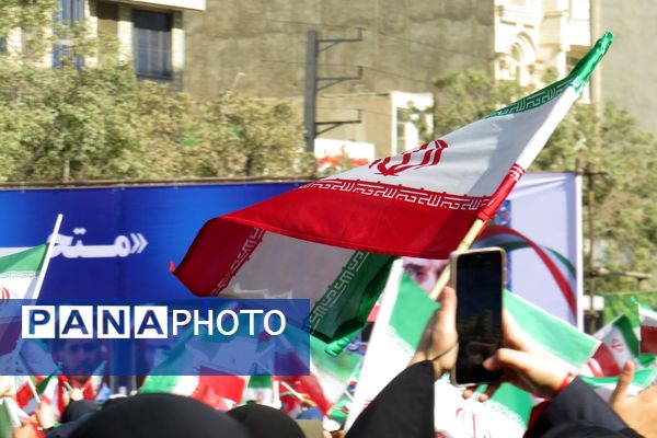 تجلی اتحاد دانش‌آموزان اسلامشهر در ۱۳ آبان