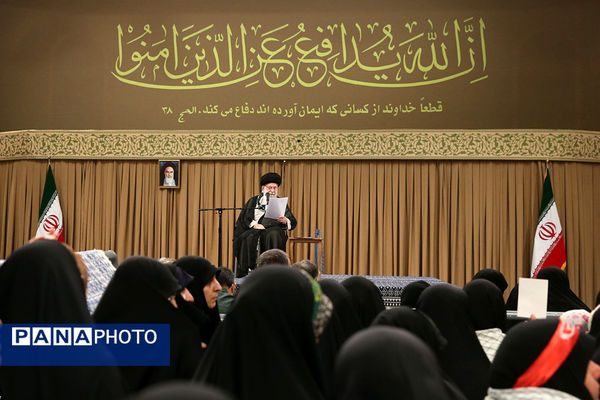 دیدار پیشکسوتان و فعالان دفاع مقدس و مقاومت با مقام معظم رهبری