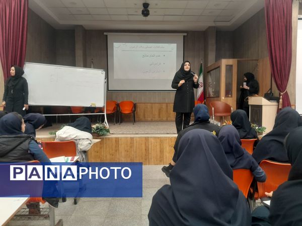 کارگاه کاهش استرس و اضطراب در دبیرستان مصلی نژاد حضرت زهرا(س)