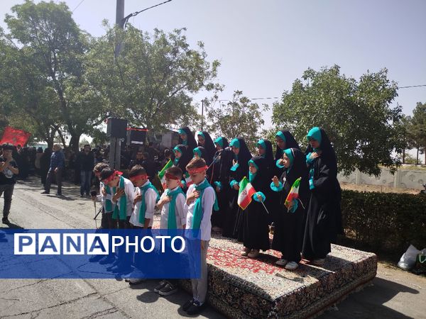 حضور مردم نیشابور در راهپیمایی جاماندگان اربعین حسینی