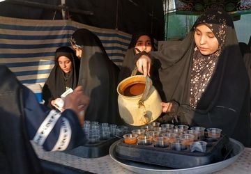 مردم شهر سفالگران حس و حال خدمت به زائران را روایت می کنند