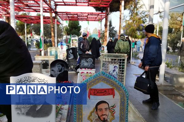 تجدید عهد با شهدا 