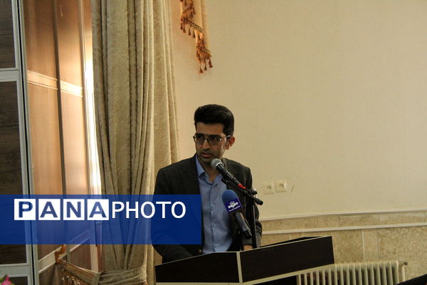 جلسه‌ شورای اداری با حضور استاندار در اداره آموزش‌و‌پرورش شهرستان‌بن 