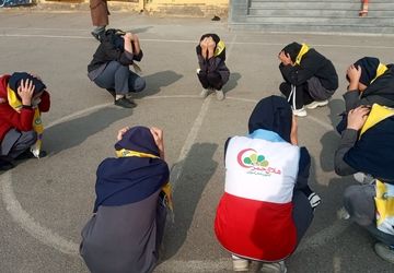  مانور زلزله در دبیرستان صدیقه ۲