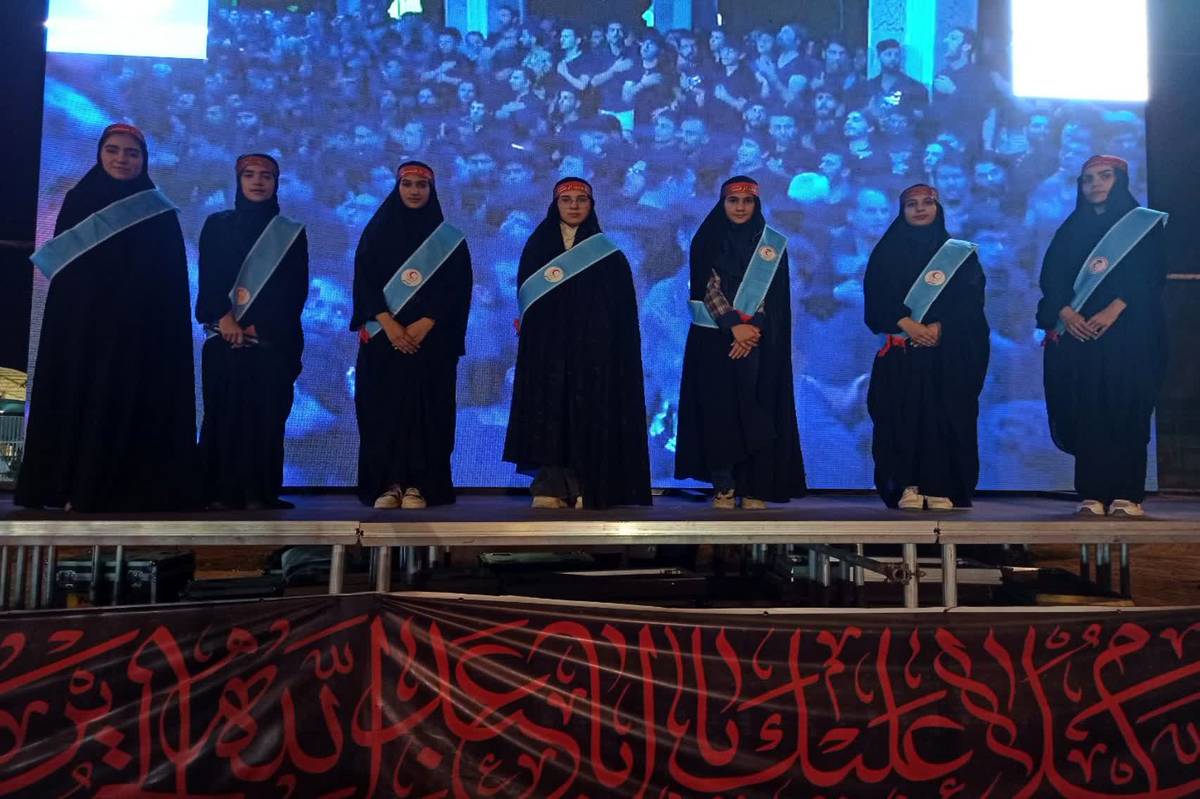 درخشش گروه سرود زیتون هلال در مسیر پیاده‌روی اربعین 