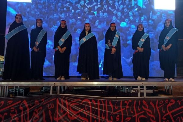 درخشش گروه سرود زیتون هلال در مسیر پیاده‌روی اربعین 